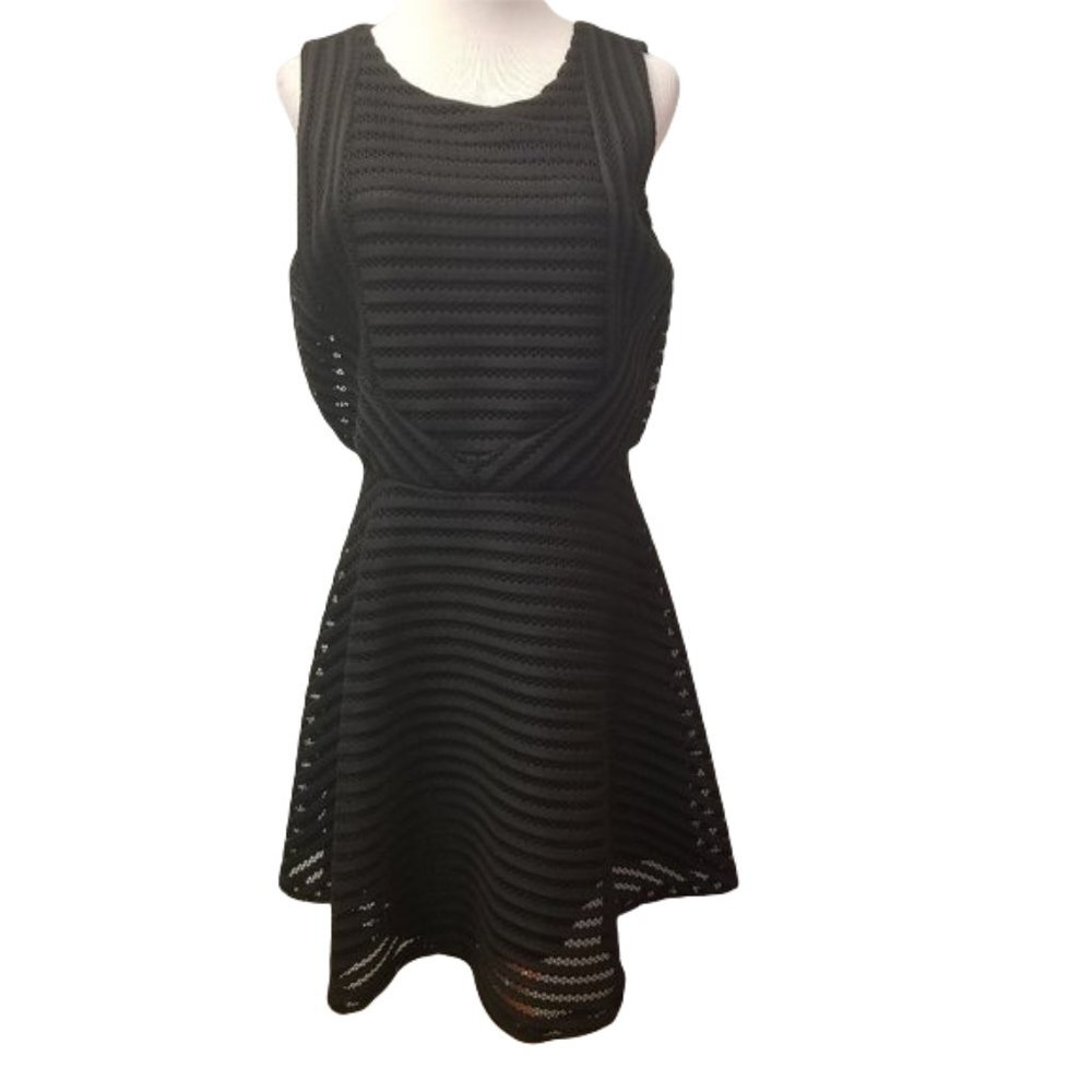 NWT Glam Doll sleeveless embroidered dress size L (L13)